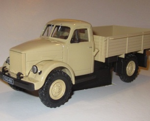 GAZ 63 - béžový