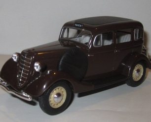 GAZ M1 TAXI - hnědý