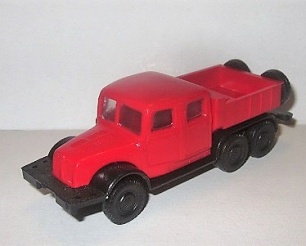 Tatra 141 - tahač oranžovo-červená